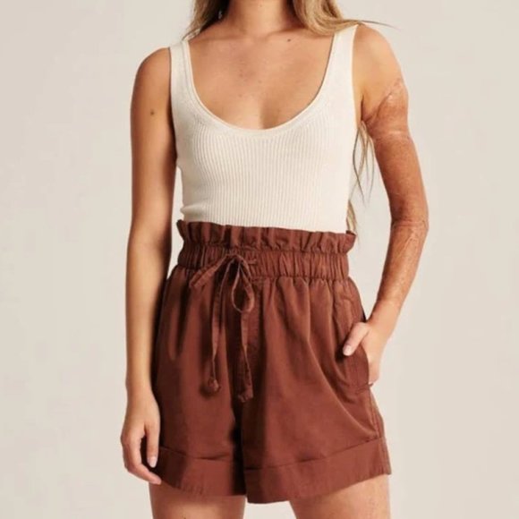 Abercrombie & Fitch Pants - NWOT Abercrombie Twill Paperbag Shorts - Small
